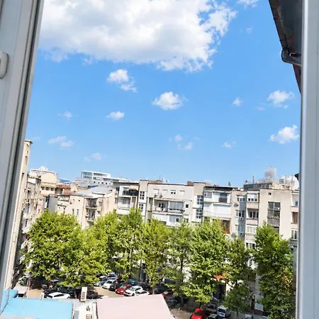 Right In The Middle Of Daire Üsküp